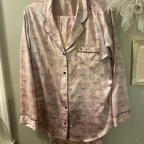 VS Bow print pajamas - Picture 1 of 1